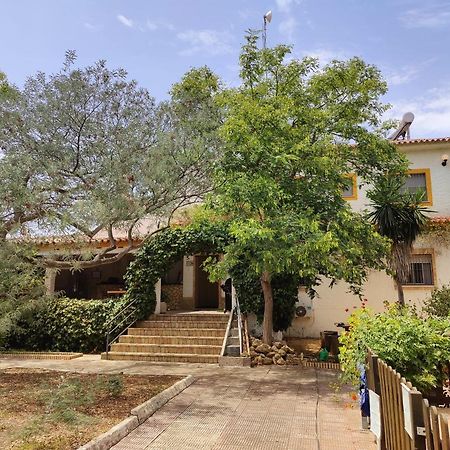 Cortijo Los Conquistadores Lucena Del Puerto Esterno foto